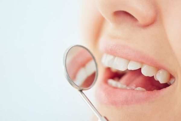 Sağlıklı Dişlere Sahip Olmak İsteyenlerin Dikkat Etmesi Gerekenler